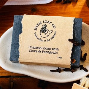 Deep Cleansing Charcoal Soap (Clove & Petitgrain)
