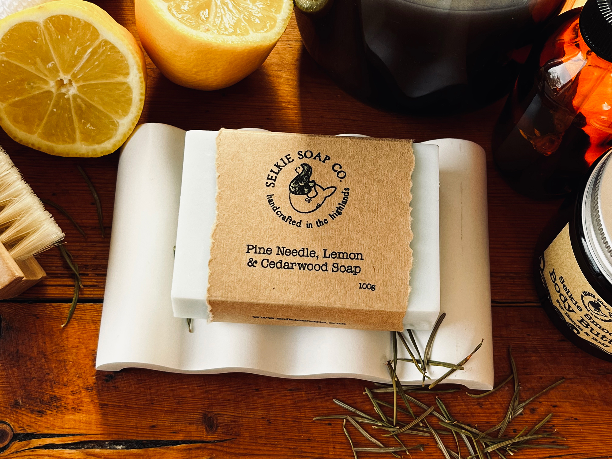 Pine Needle, Cedarwood and Lemon - Image 3